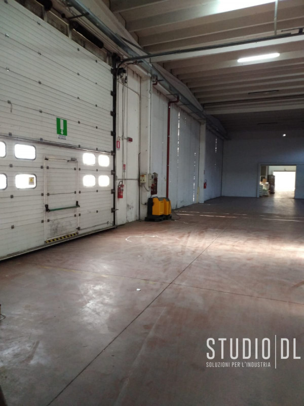 Proponiamo in vendita un capannone industriale situato nel Comune di Chiuppano, in posizione stra...
