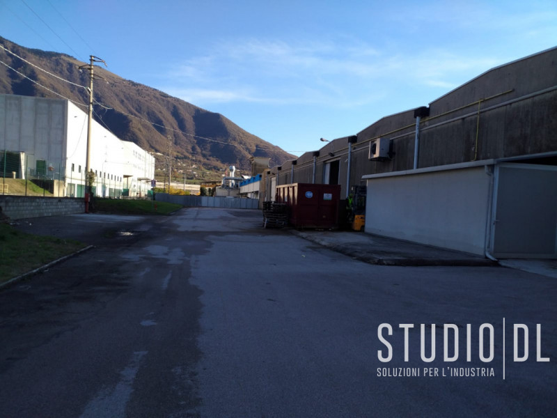 Proponiamo in vendita un capannone industriale situato nel Comune di Chiuppano, in posizione stra...