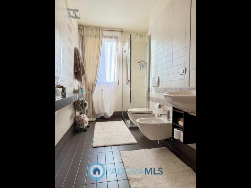 Immobile in esclusiva al Gruppo Padova MLS
PONSO: paesino a 5 km da Este, contesto silenzioso ed ...