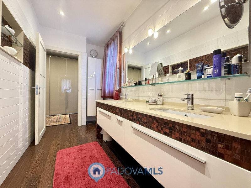 Immobile in esclusiva al Gruppo Padova MLS
PONSO: paesino a 5 km da Este, contesto silenzioso ed ...