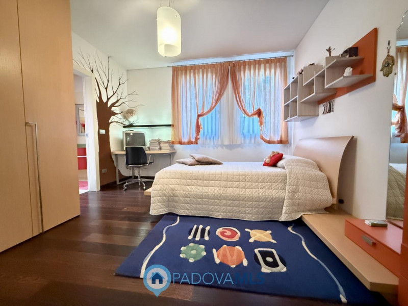 Immobile in esclusiva al Gruppo Padova MLS
PONSO: paesino a 5 km da Este, contesto silenzioso ed ...