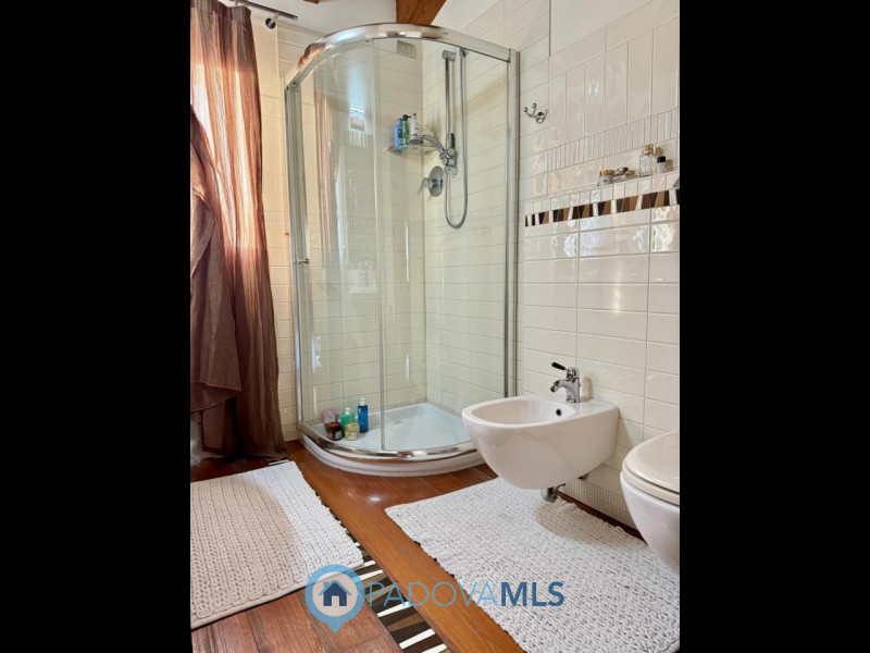 Immobile in esclusiva al Gruppo Padova MLS
PONSO: paesino a 5 km da Este, contesto silenzioso ed ...