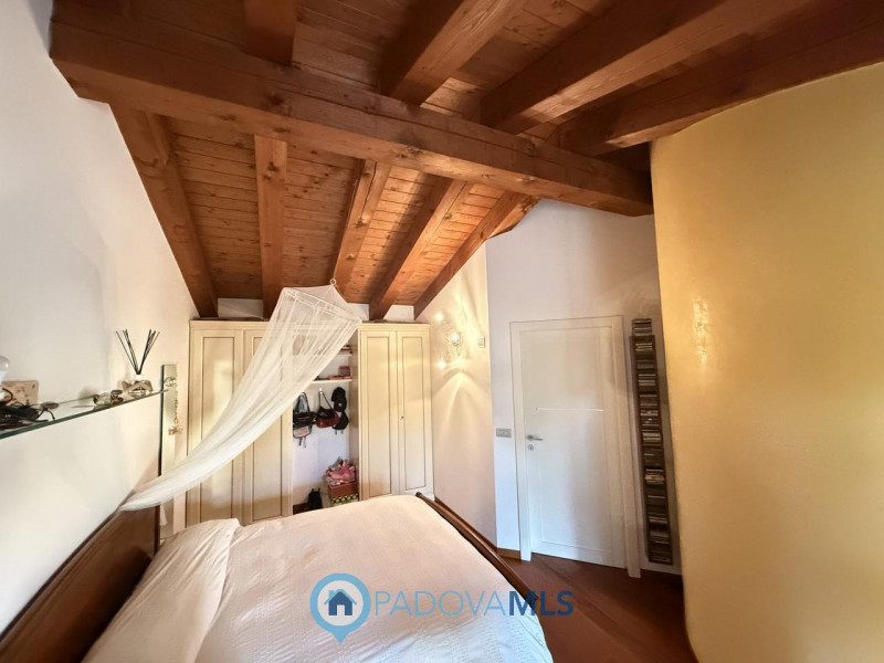 Immobile in esclusiva al Gruppo Padova MLS
PONSO: paesino a 5 km da Este, contesto silenzioso ed ...