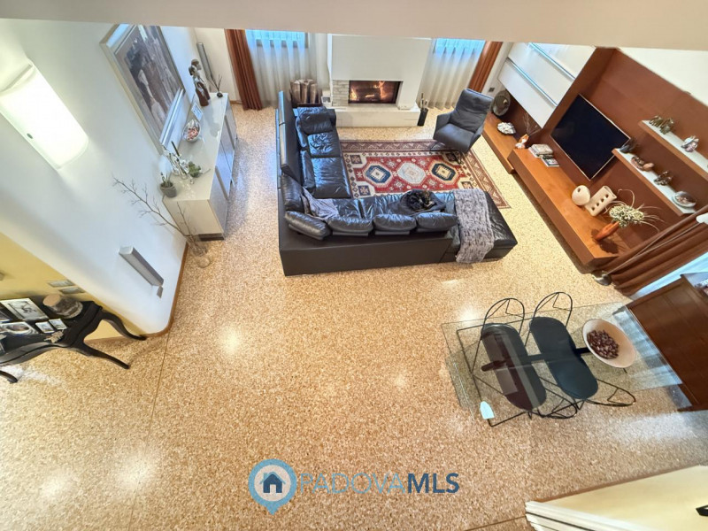 Immobile in esclusiva al Gruppo Padova MLS
PONSO: paesino a 5 km da Este, contesto silenzioso ed ...