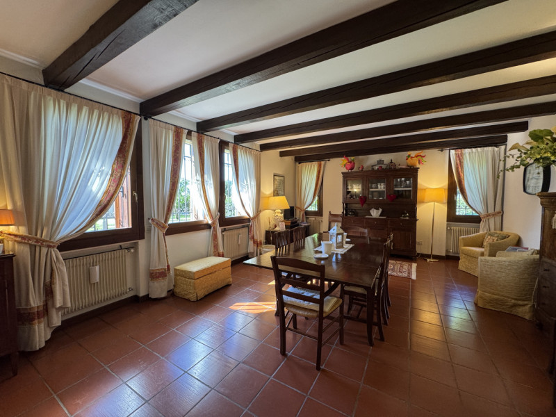 Rif.BC234  (Per info: Daniel +39 3939878704)

Proponiamo in vendita una VILLA SINGOLA immersa nel...