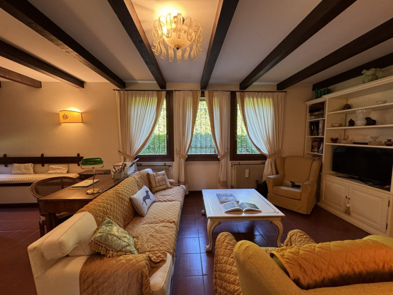 Rif.BC234  (Per info: Daniel +39 3939878704)

Proponiamo in vendita una VILLA SINGOLA immersa nel...