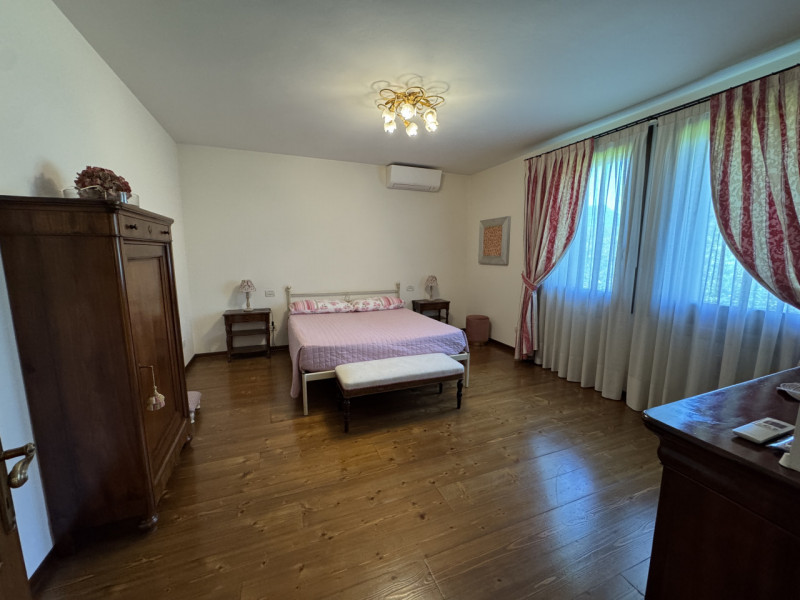Rif.BC234  (Per info: Daniel +39 3939878704)

Proponiamo in vendita una VILLA SINGOLA immersa nel...