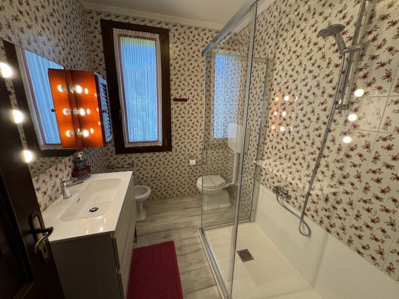 Rif.BC234  (Per info: Daniel +39 3939878704)

Proponiamo in vendita una VILLA SINGOLA immersa nel...