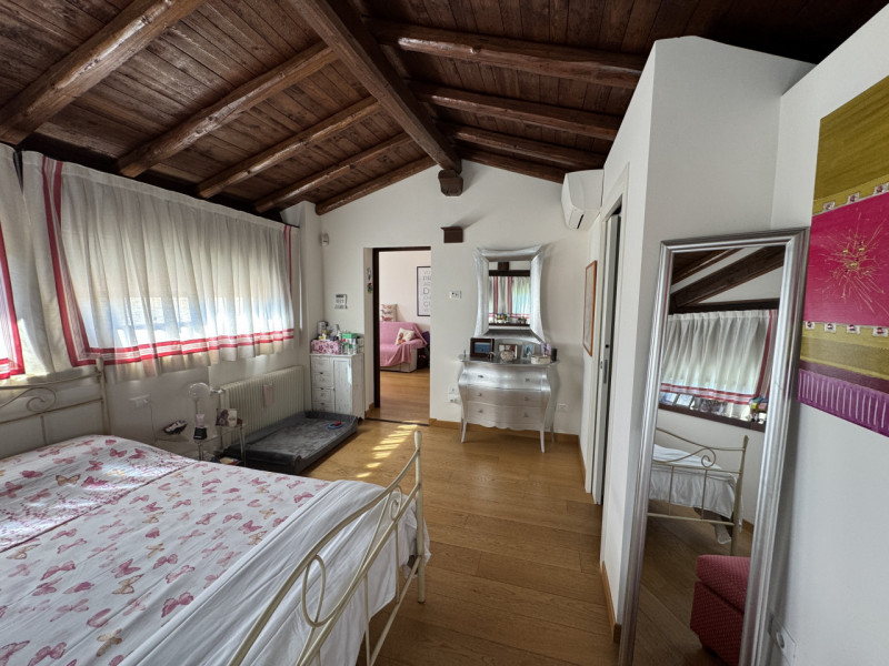 Rif.BC234  (Per info: Daniel +39 3939878704)

Proponiamo in vendita una VILLA SINGOLA immersa nel...