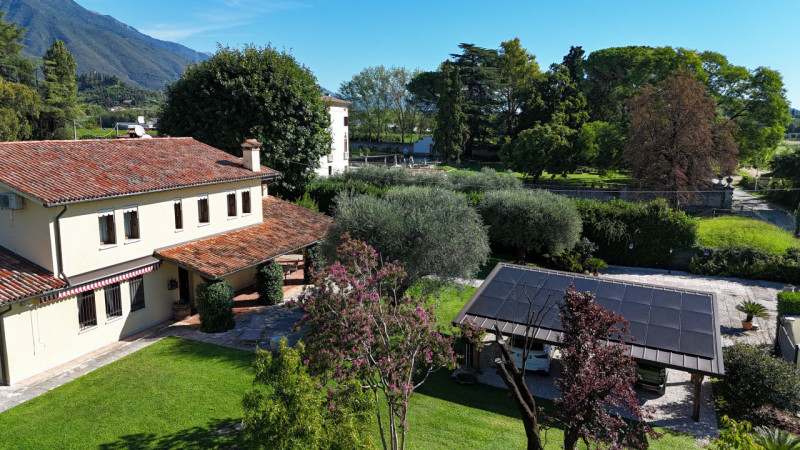 Rif.BC234  (Per info: Daniel +39 3939878704)

Proponiamo in vendita una VILLA SINGOLA immersa nel...