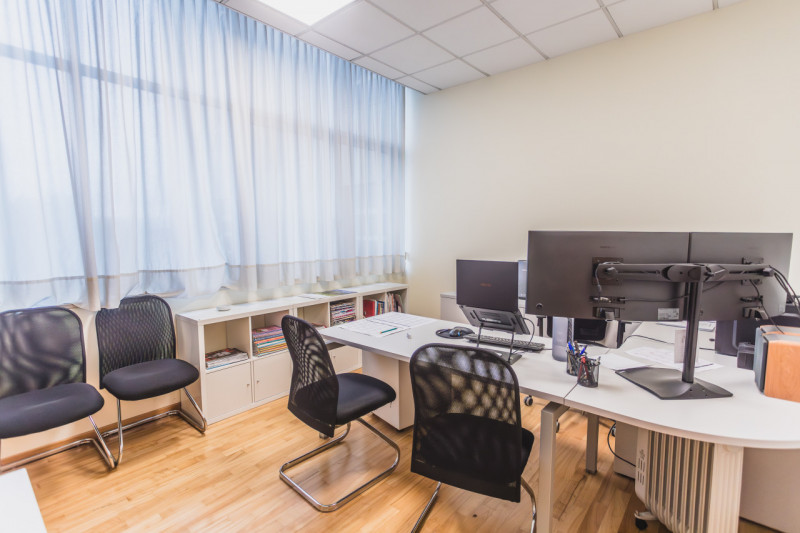 Nel prestigioso contesto del centro direzionale di Vicenza Ovest Palazzo ORO, proponiamo in vendi...