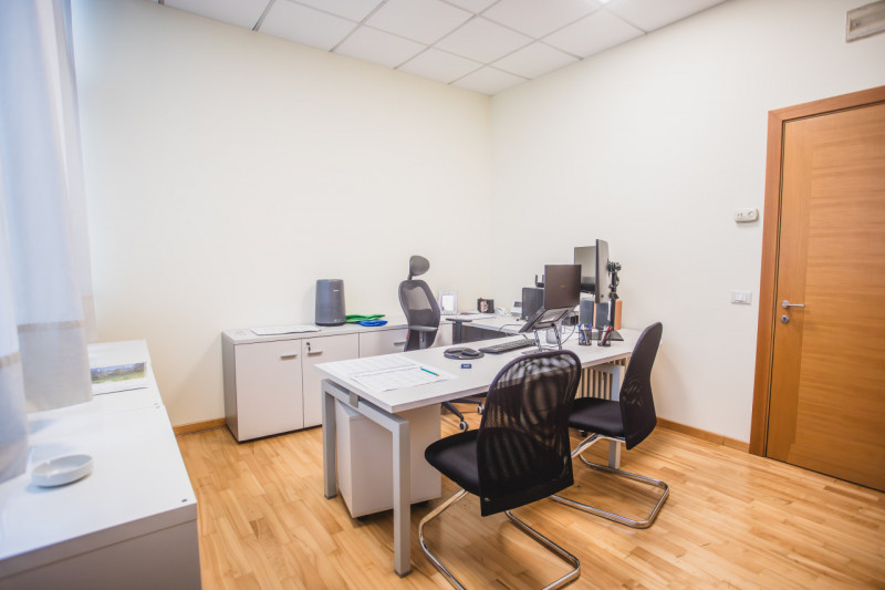 Nel prestigioso contesto del centro direzionale di Vicenza Ovest Palazzo ORO, proponiamo in vendi...