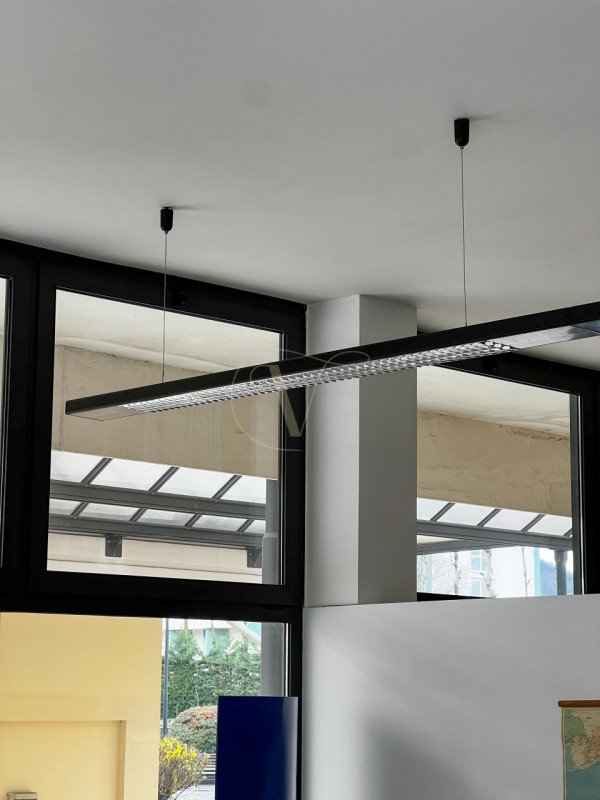 Dove il passante diventa cliente: la tua vetrina su Corso delle Terme.
All’interno di un compless...