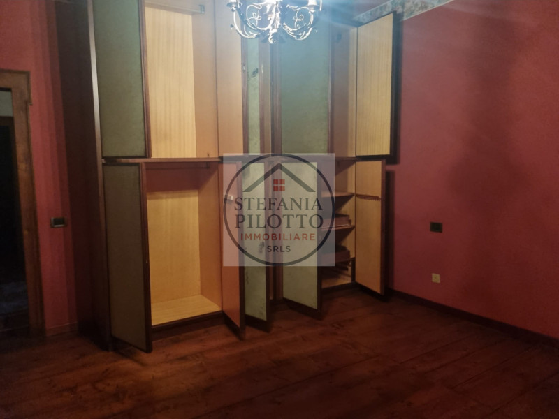 Arcella Sant'Antonino- Stefania Pilotto Immobiliare propone in affitto stanza singola in villa co...