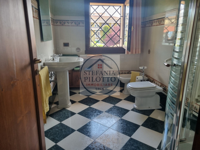 Arcella Sant'Antonino- Stefania Pilotto Immobiliare propone in affitto stanza singola in villa co...