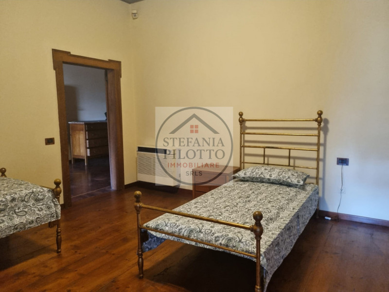 Arcella Sant'Antonino- Stefania Pilotto Immobiliare propone in affitto stanza singola in villa co...