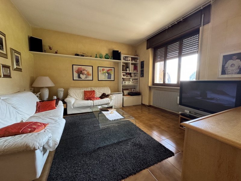 Casa immersa nel verde

Trattative riservate Immobiliare Unica Colceresa via Marconi 2 - 04241590...