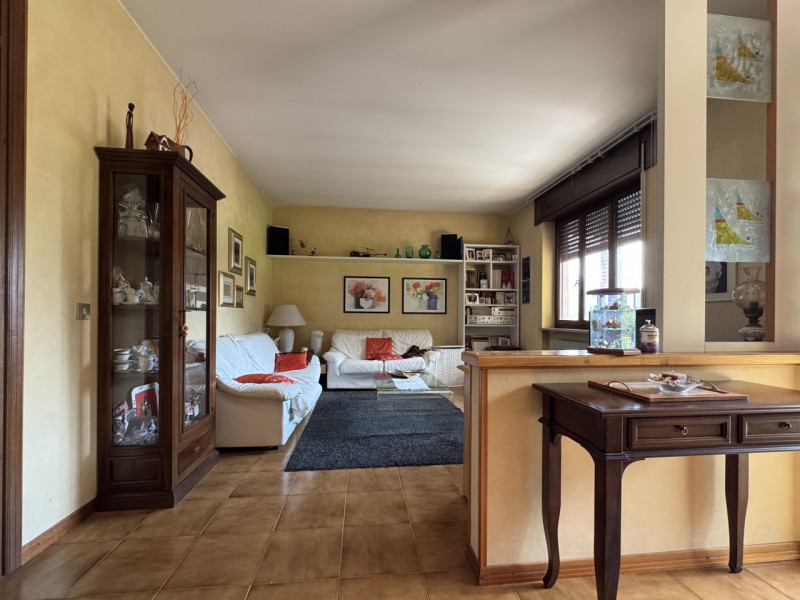 Casa immersa nel verde

Trattative riservate Immobiliare Unica Colceresa via Marconi 2 - 04241590...