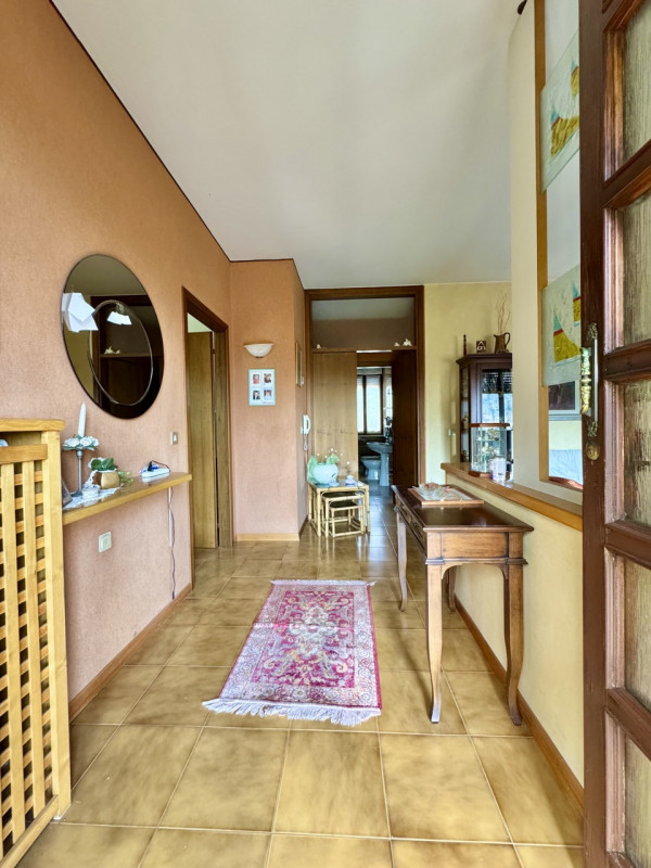 Casa immersa nel verde

Trattative riservate Immobiliare Unica Colceresa via Marconi 2 - 04241590...