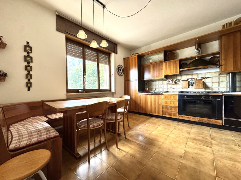 Casa immersa nel verde

Trattative riservate Immobiliare Unica Colceresa via Marconi 2 - 04241590...