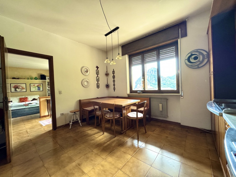 Casa immersa nel verde

Trattative riservate Immobiliare Unica Colceresa via Marconi 2 - 04241590...