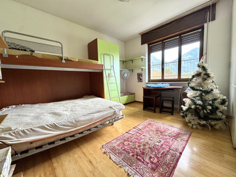 Casa immersa nel verde

Trattative riservate Immobiliare Unica Colceresa via Marconi 2 - 04241590...