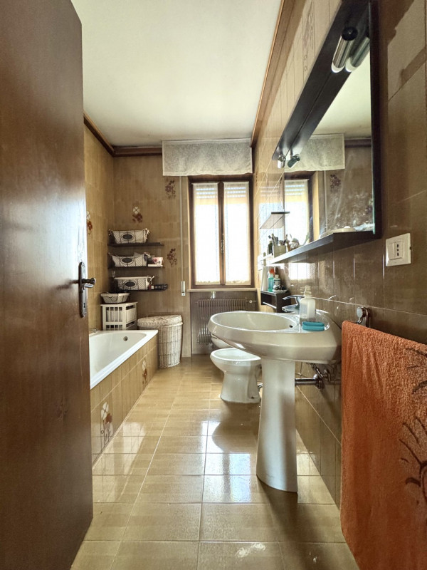 Casa immersa nel verde

Trattative riservate Immobiliare Unica Colceresa via Marconi 2 - 04241590...