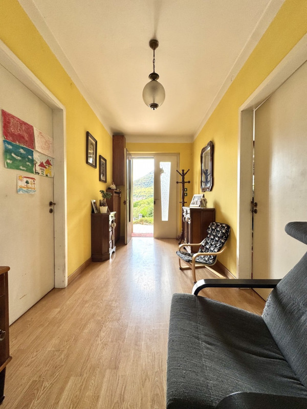 Casa immersa nel verde

Trattative riservate Immobiliare Unica Colceresa via Marconi 2 - 04241590...