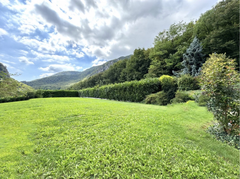 Casa immersa nel verde

Trattative riservate Immobiliare Unica Colceresa via Marconi 2 - 04241590...