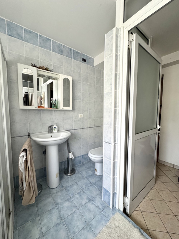 Casa immersa nel verde

Trattative riservate Immobiliare Unica Colceresa via Marconi 2 - 04241590...