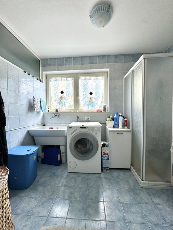 Casa immersa nel verde

Trattative riservate Immobiliare Unica Colceresa via Marconi 2 - 04241590...