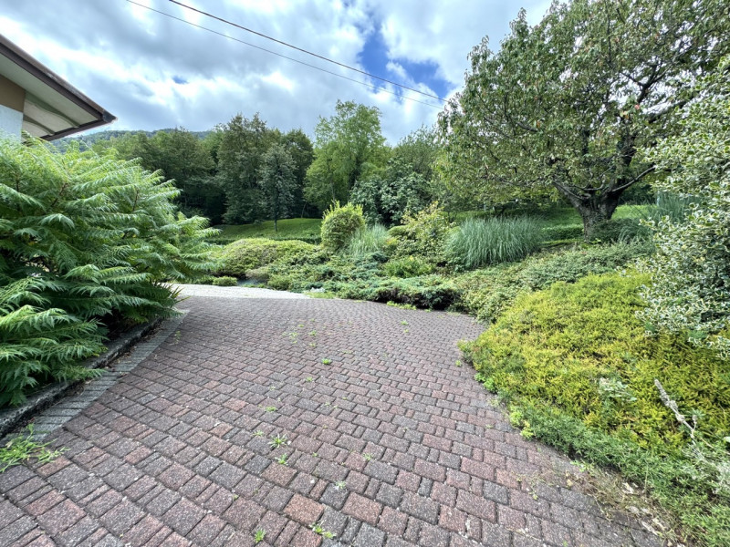 Casa immersa nel verde

Trattative riservate Immobiliare Unica Colceresa via Marconi 2 - 04241590...