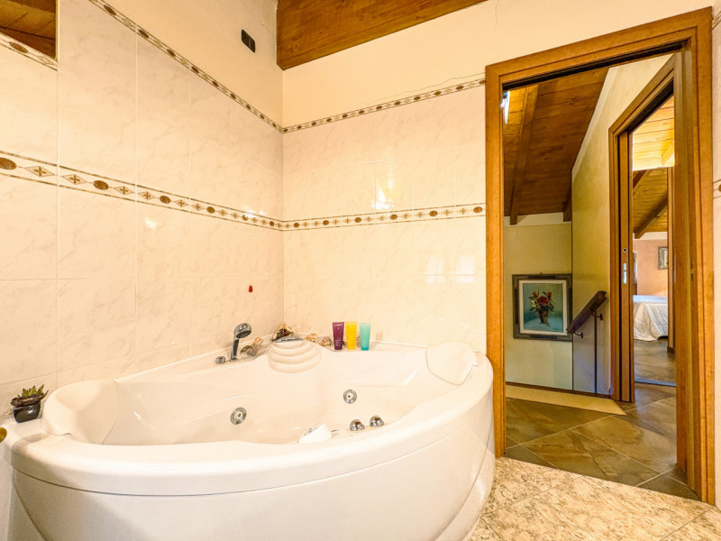 Reihenhaus zum Verkauf in Bolzano Novarese, in einer Wohnanlage mit Pool