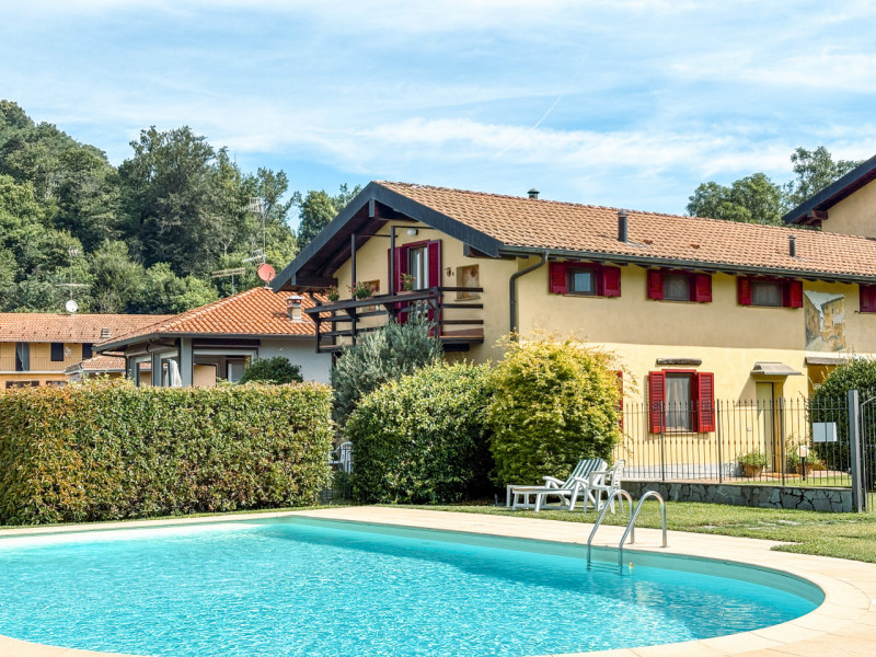 Reihenhaus zum Verkauf in Bolzano Novarese, in einer Wohnanlage mit Pool
