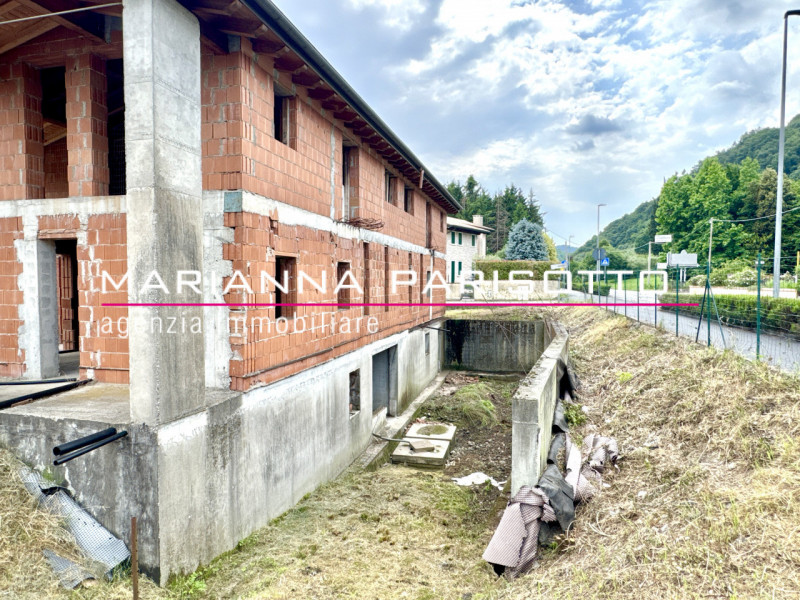 Immagina di costruire la tua casa nel cuore della Destra Brenta, circondata dal verde, dalla quie...