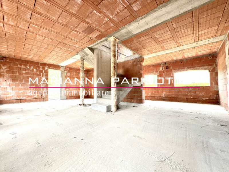 Immagina di costruire la tua casa nel cuore della Destra Brenta, circondata dal verde, dalla quie...