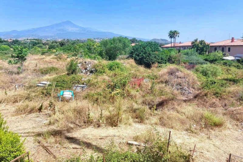 San Giovanni la Punta Vendita Terreno