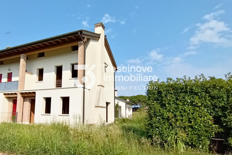 (per info Feltrin ing. Gianni 328 8349492) Nel suggestivo comune di Paese, nella frazione di Pade...