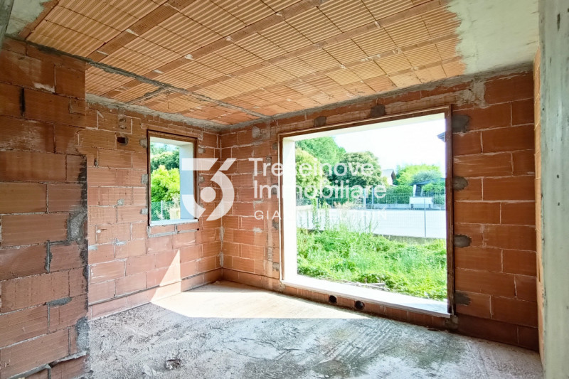 (per info Feltrin ing. Gianni 328 8349492) Nel suggestivo comune di Paese, nella frazione di Pade...