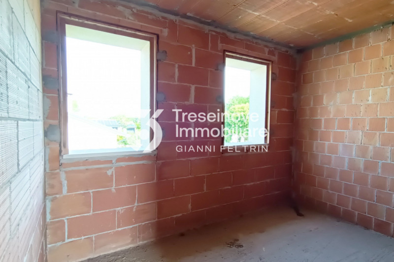 (per info Feltrin ing. Gianni 328 8349492) Nel suggestivo comune di Paese, nella frazione di Pade...