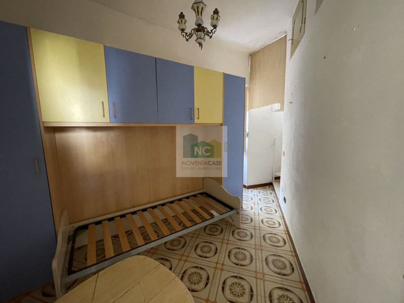 Se stai cercando un'opportunità imperdibile a Forio, non perdere questo spazioso appartamento qua...