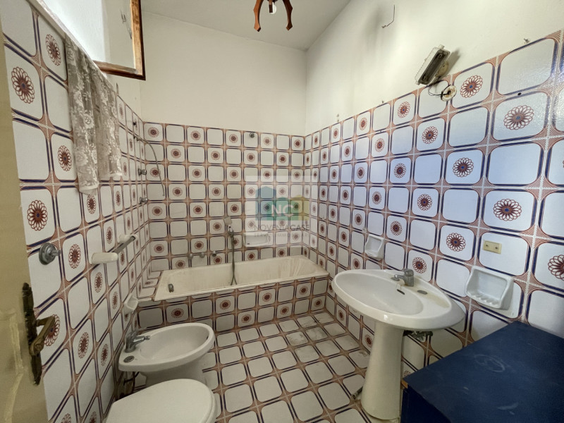 Se stai cercando un'opportunità imperdibile a Forio, non perdere questo spazioso appartamento qua...