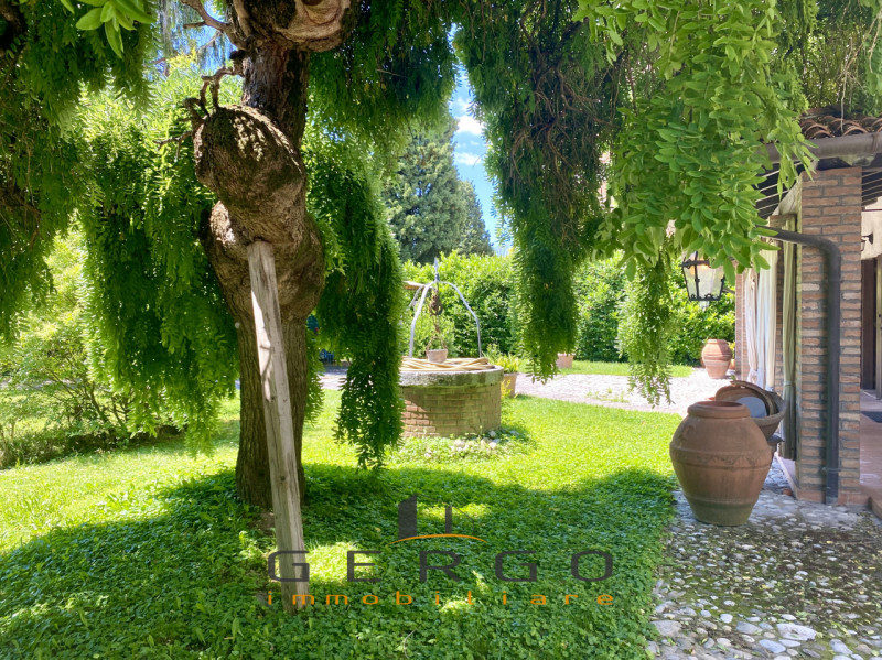 (Per INFO 3316190143) A Scorzè, in frazione Peseggia, proponiamo in vendita un'abitazione del 180...