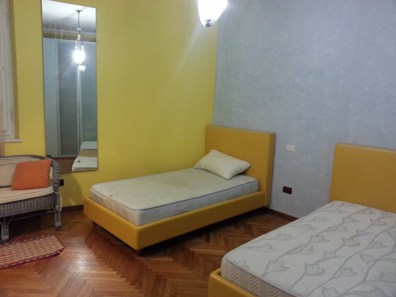 Ferrara centro storico vendesi libero  secondo piano con ascensore appartamento con ingresso sogg...