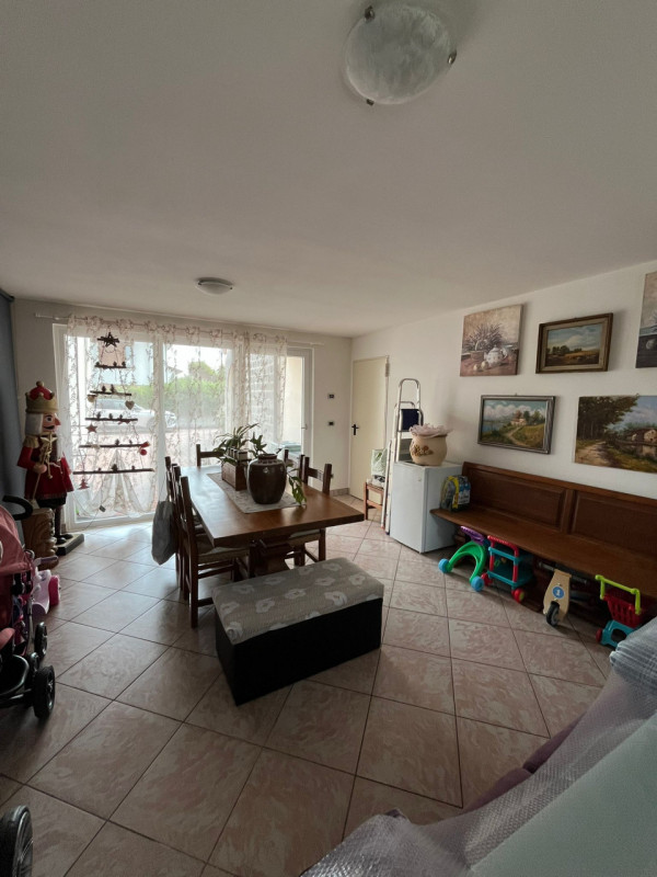 In vendita a Urbana, località San Salvaro, porzione di bifamiliare disposta interamente al piano ...