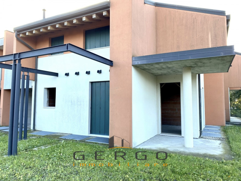 (Per INFO 3316190143) A Piombino Dese, in zona residenziale tranquilla e vicina al centro, propon...