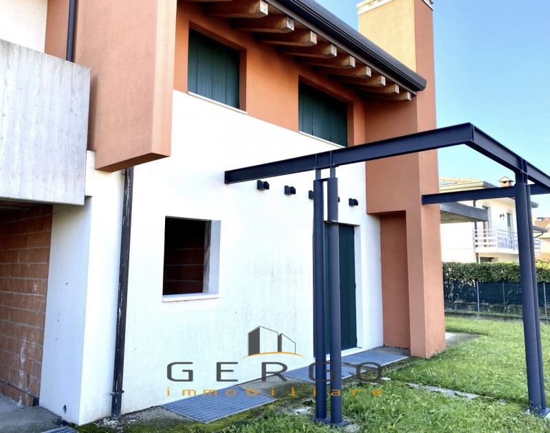 (Per INFO 3316190143) A Piombino Dese, in zona residenziale tranquilla e vicina al centro, propon...