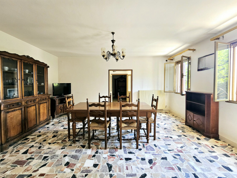 A Megliadino San Vitale, proponiamo in vendita spaziosa soluzione indipendente, con terreno e gra...