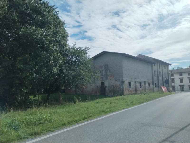 Aiello del Friuli Vendita Magazzino