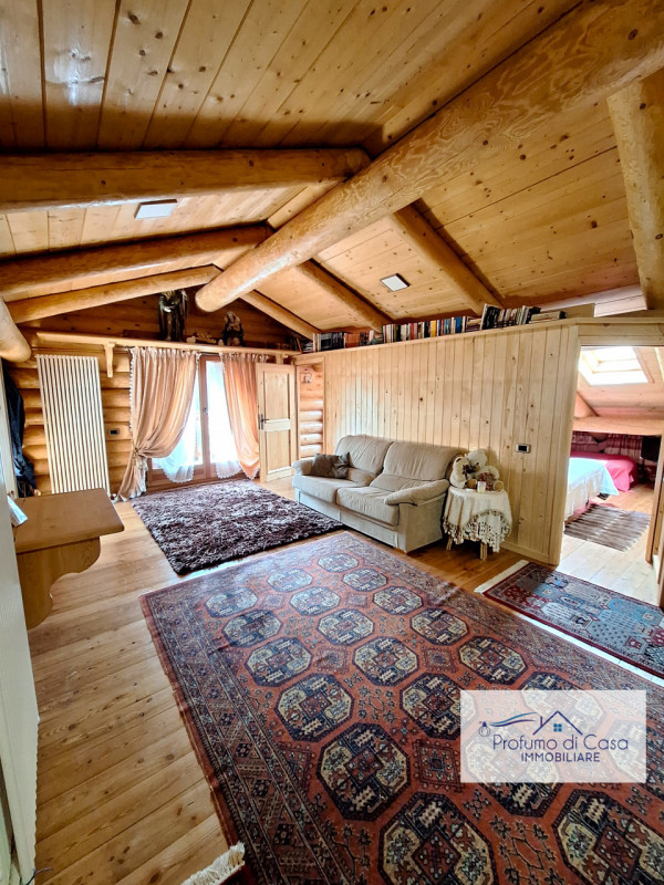 COMELICO SUPERIORE - Vi proponiamo in esclusiva uno splendido Chalet con vista sulle montagne, st...